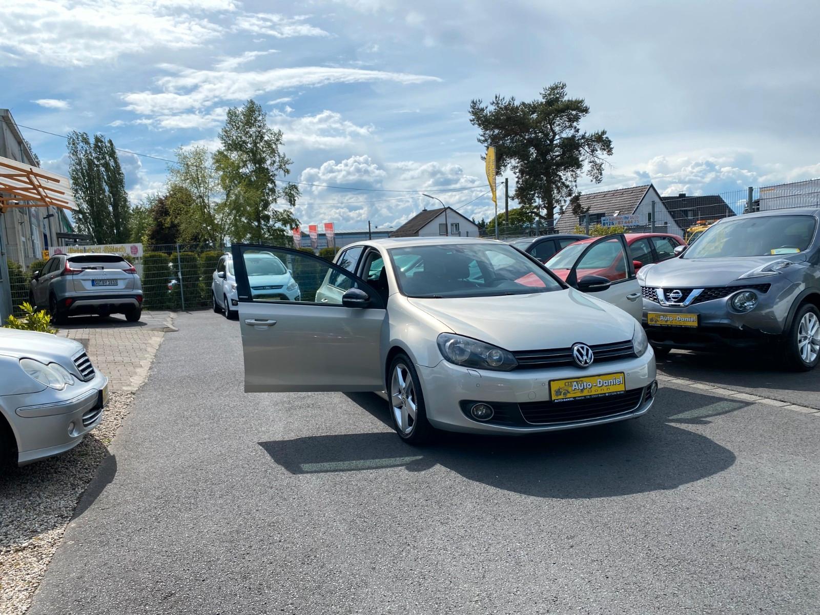 Volkswagen Golf 1.6 TDI Scheckheftgepf. Schiebedach Euro5