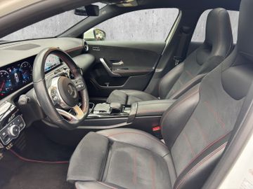Mercedes-Benz A 220 AMG Line KeyLess+LED+Navi+Pano+SD+SHZ+LM