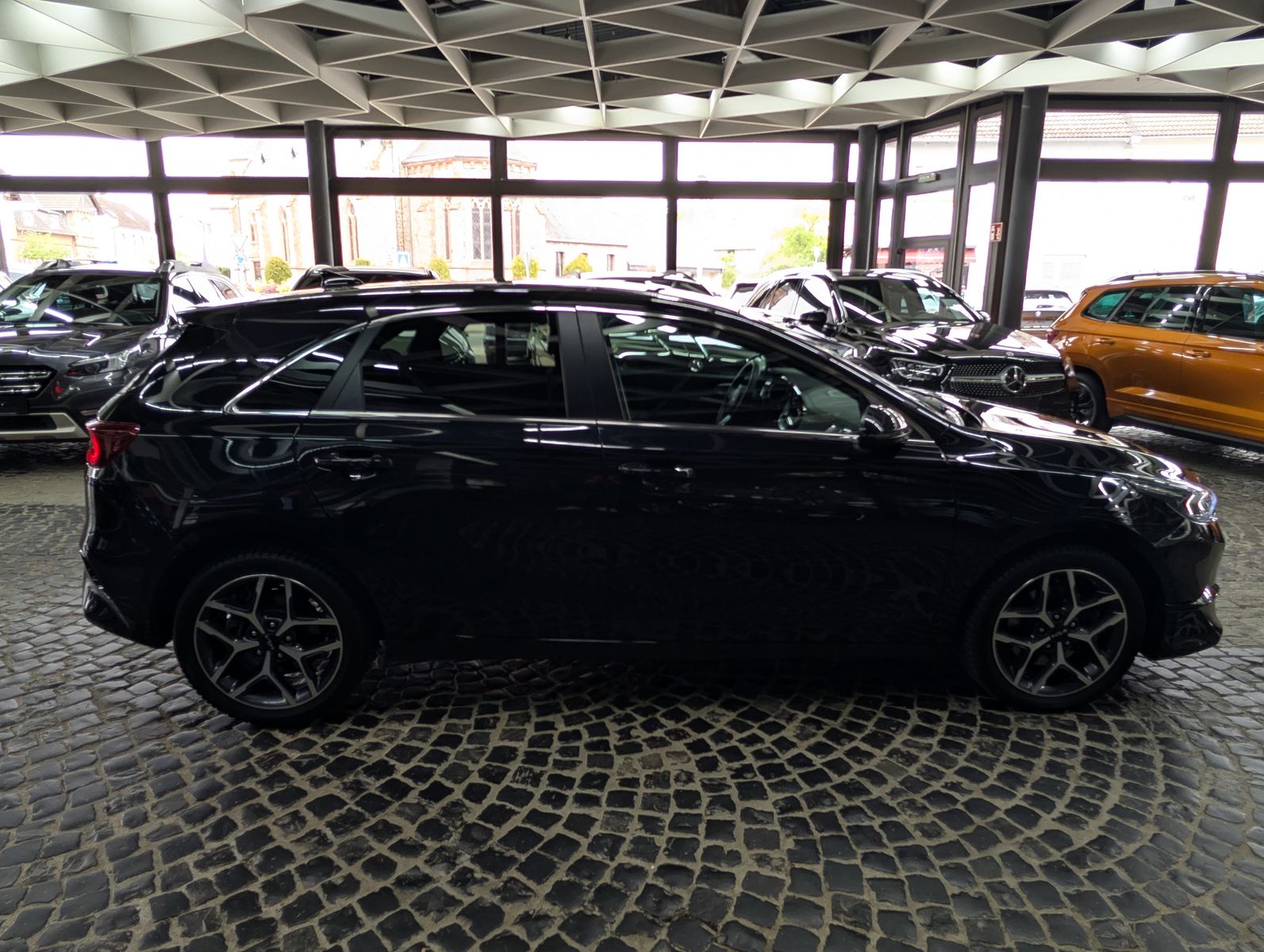 Fahrzeugabbildung Kia cee'd / Ceed 1.5 T-GDI Ultimate Style-Pk SCC JBL