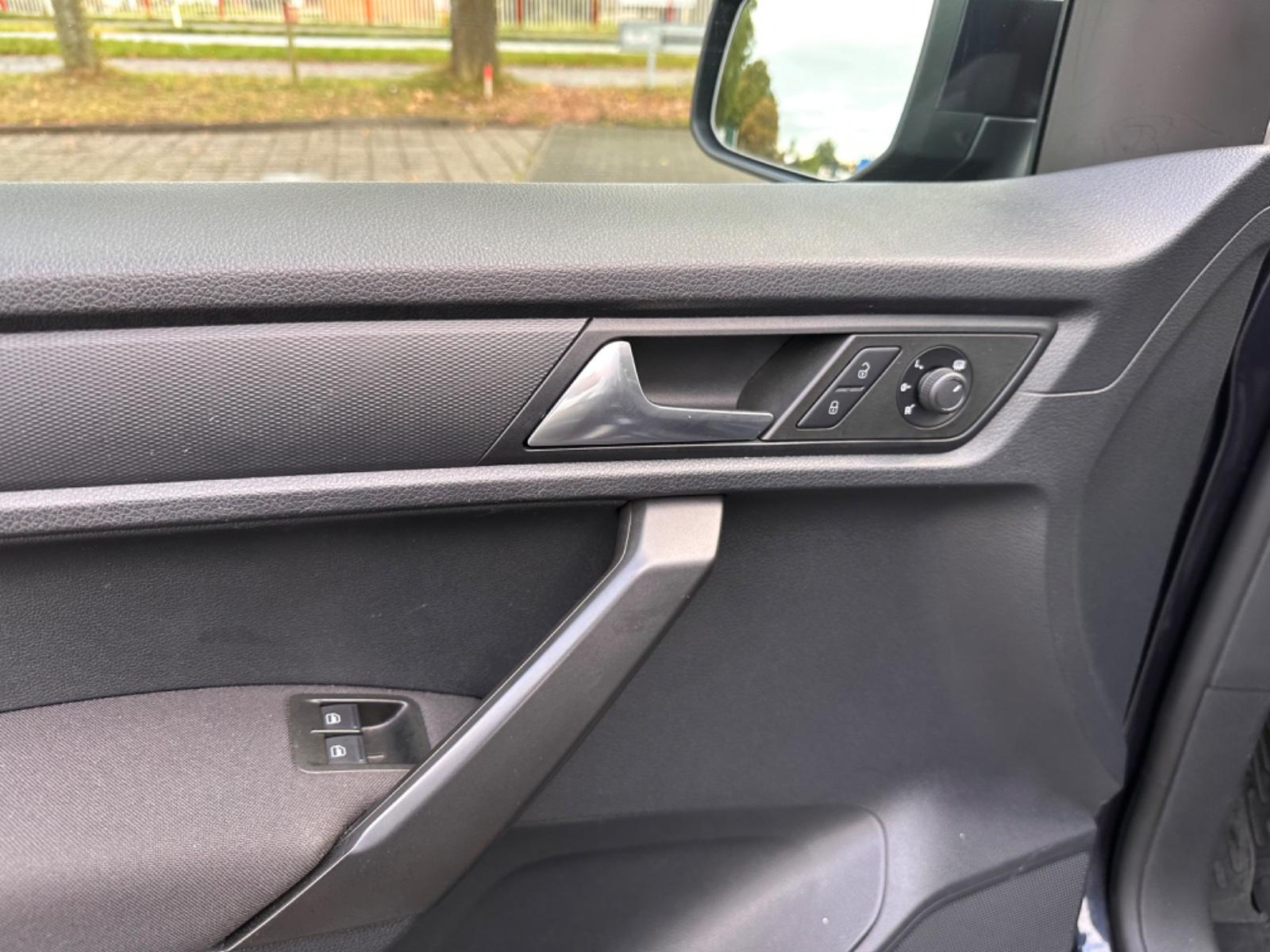 Volkswagen Caddy , DSG ,Behindertengerecht-Rampe,Scheckheft