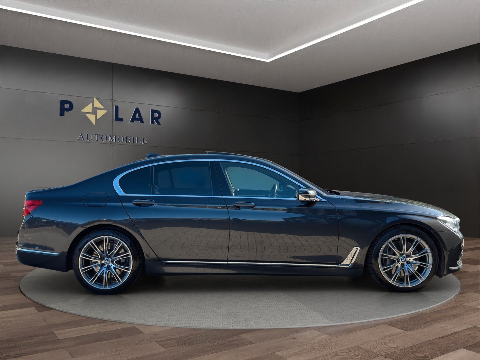 Fahrzeugabbildung BMW 750i xDrive*StHeiz*B&W*Head-Up*Schiebedach*Laser