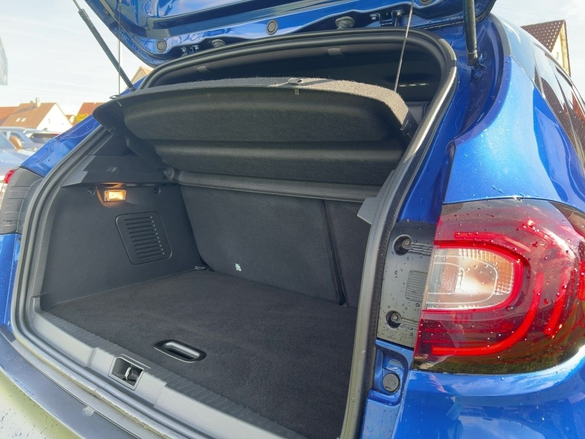 Fahrzeugabbildung Renault Captur Version S TCe 150 GPF ABS Fahrerairbag ES - mit KI generiert/bearbeitet