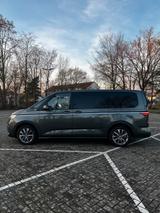 Volkswagen T7 Multivan 2.0 TDI SCR DSG Style Style - VW T7 Multivan Style Gebrauchtwagen