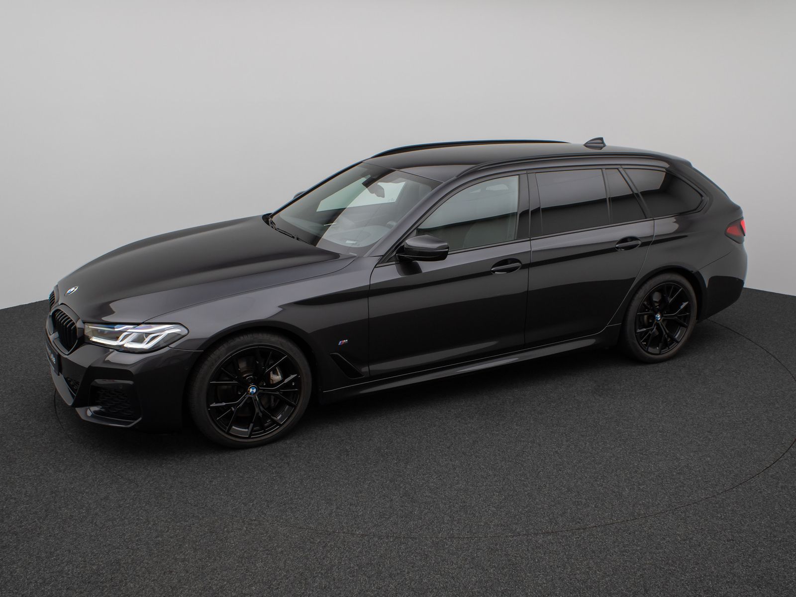 Fahrzeugabbildung BMW 530d xD M Sport Kamera Laser HUD DAN H/K 19Zoll