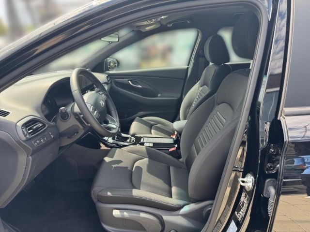 Fahrzeugabbildung Hyundai i30 FL Kombi (MY25) 1.5 T-GDI (140 PS) 48V 7-DCT