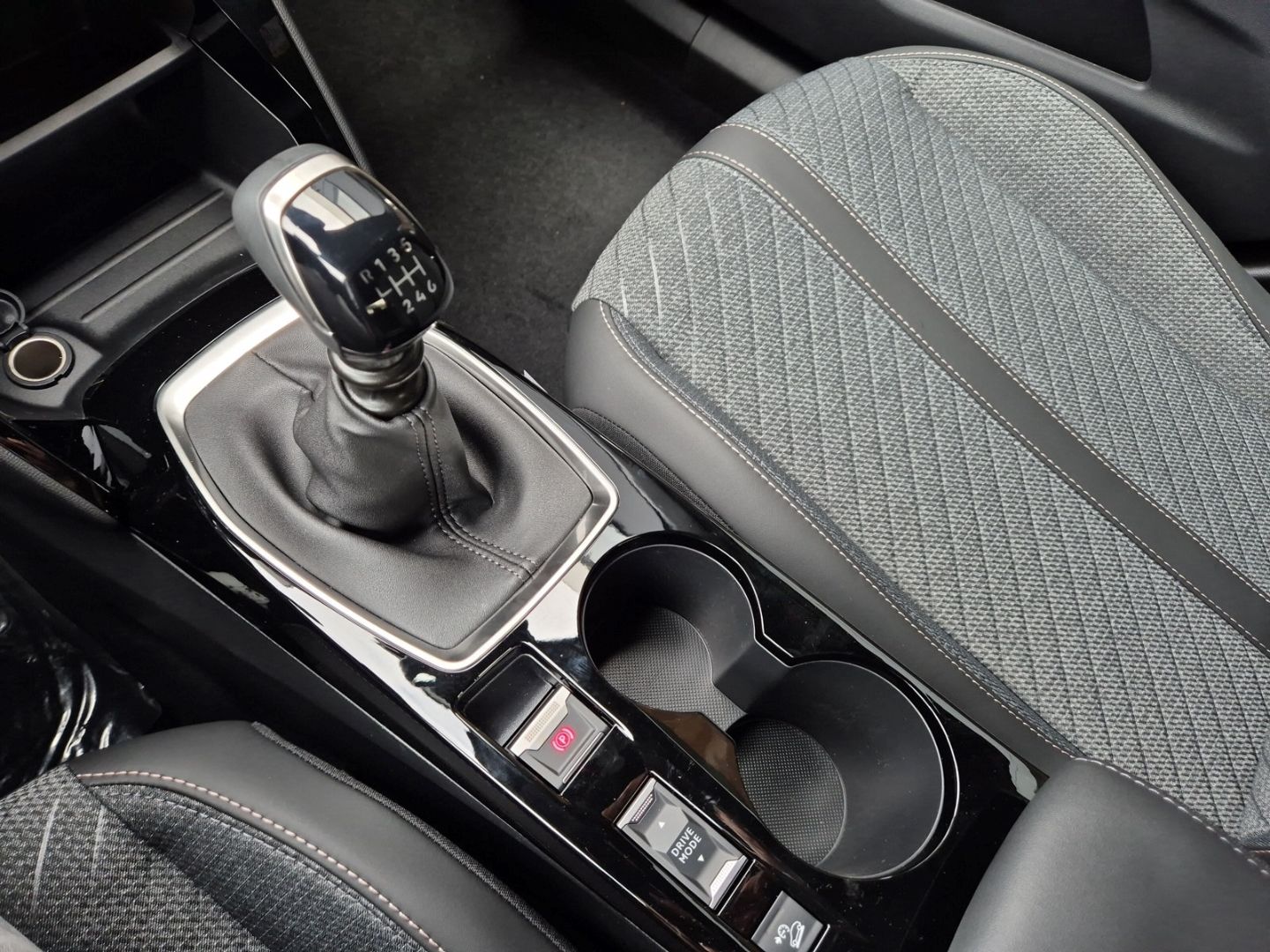 Peugeot 2008 - Bild 22