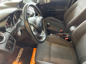 Ford Fiesta Titanium *NAVI*KLIMAAUTOMATIK*SZHZ*