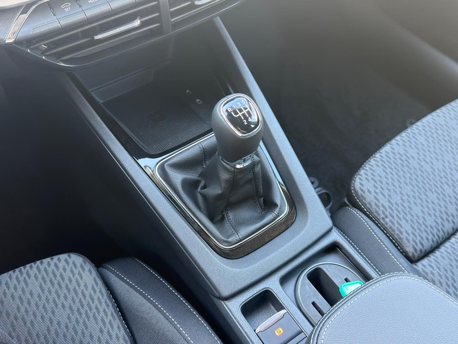 Fahrzeugabbildung SKODA Octavia Combi 2.0 TDI CLEVER *NAVI*ACC*KESSY*BT*