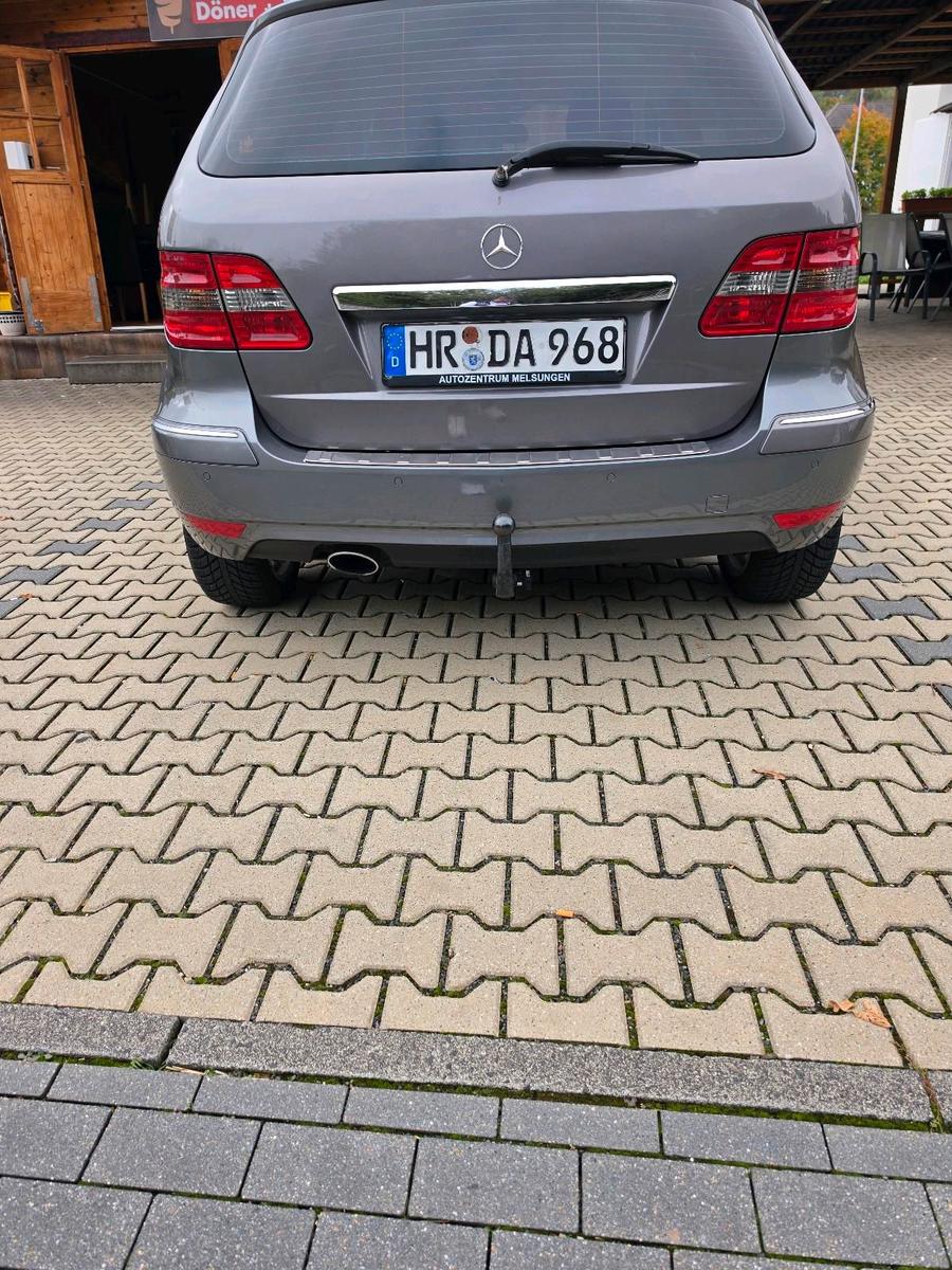 Mercedes-Benz B200 2011 — engine