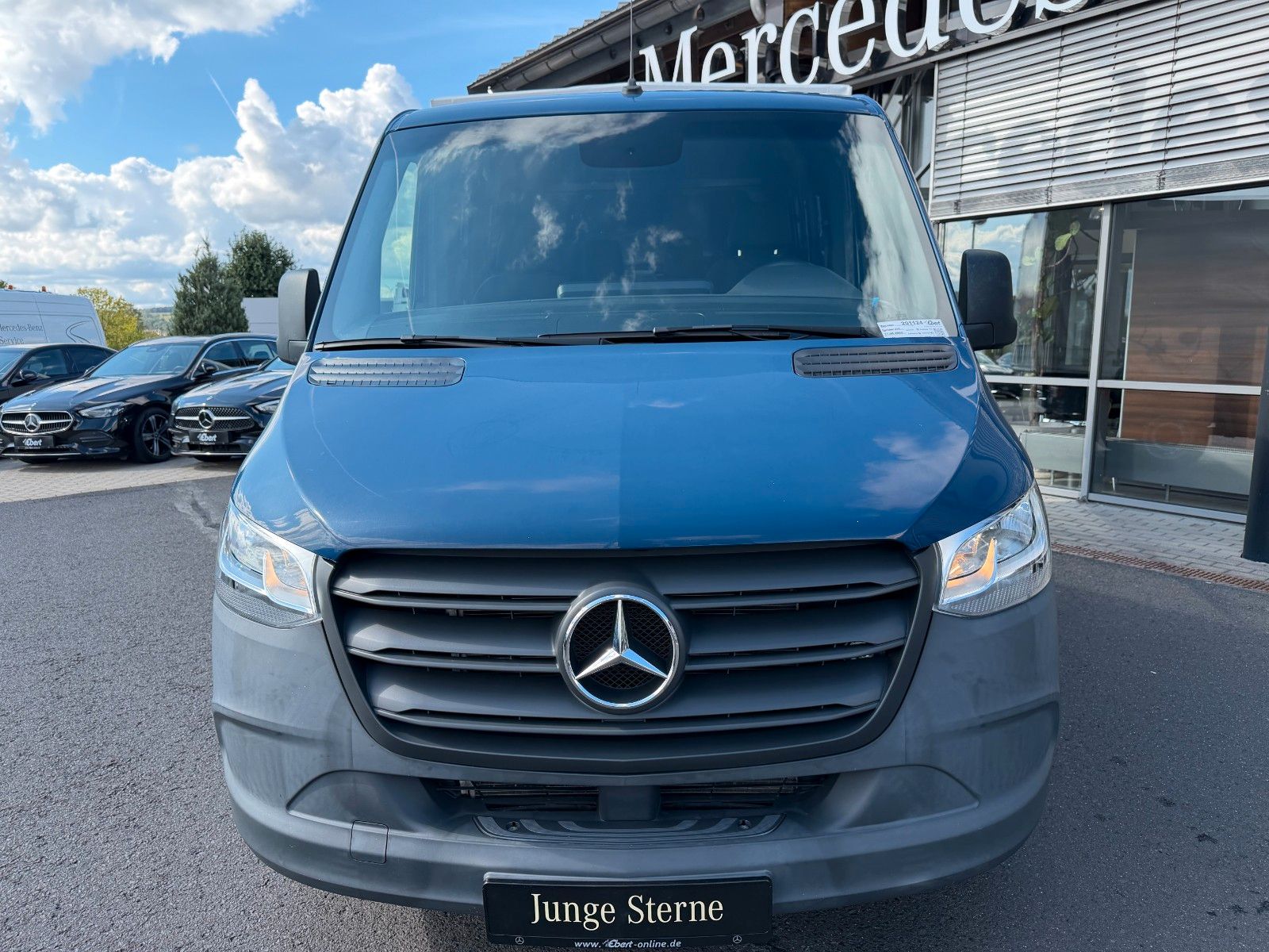 Fahrzeugabbildung Mercedes-Benz Sprinter 215 CDI DoKa Pritsche Plane AHK Klima
