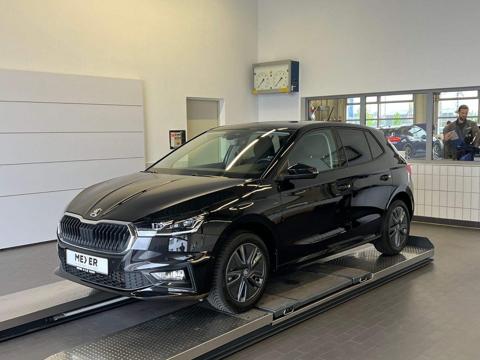 Fahrzeugabbildung SKODA Fabia Selection Tour 1.5 TSI DSG *Vorb. AHK, LED