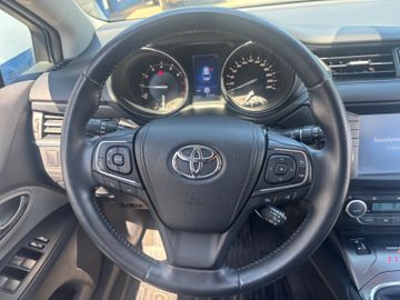 Toyota Avensis - 11