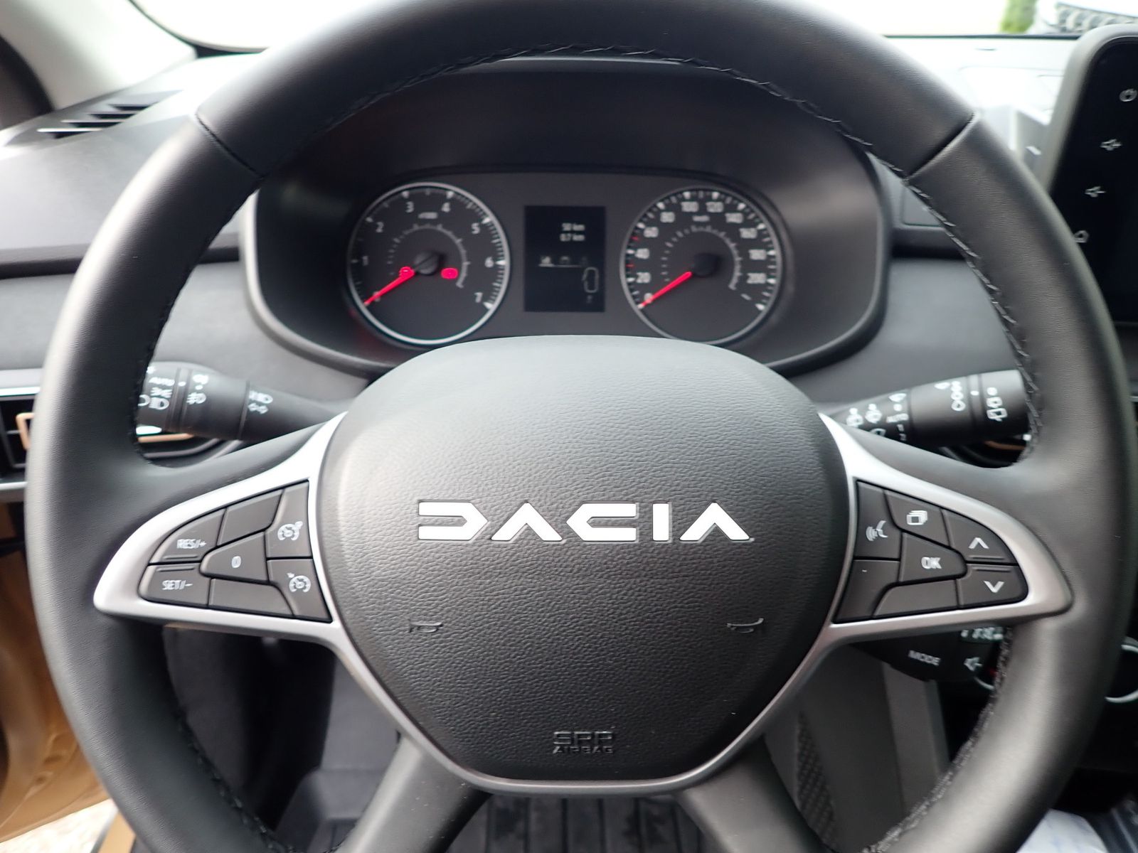 Fahrzeugabbildung Dacia Sandero STEPWAY TCe 110 EXTREME+/NAVI/SHZ/RFK