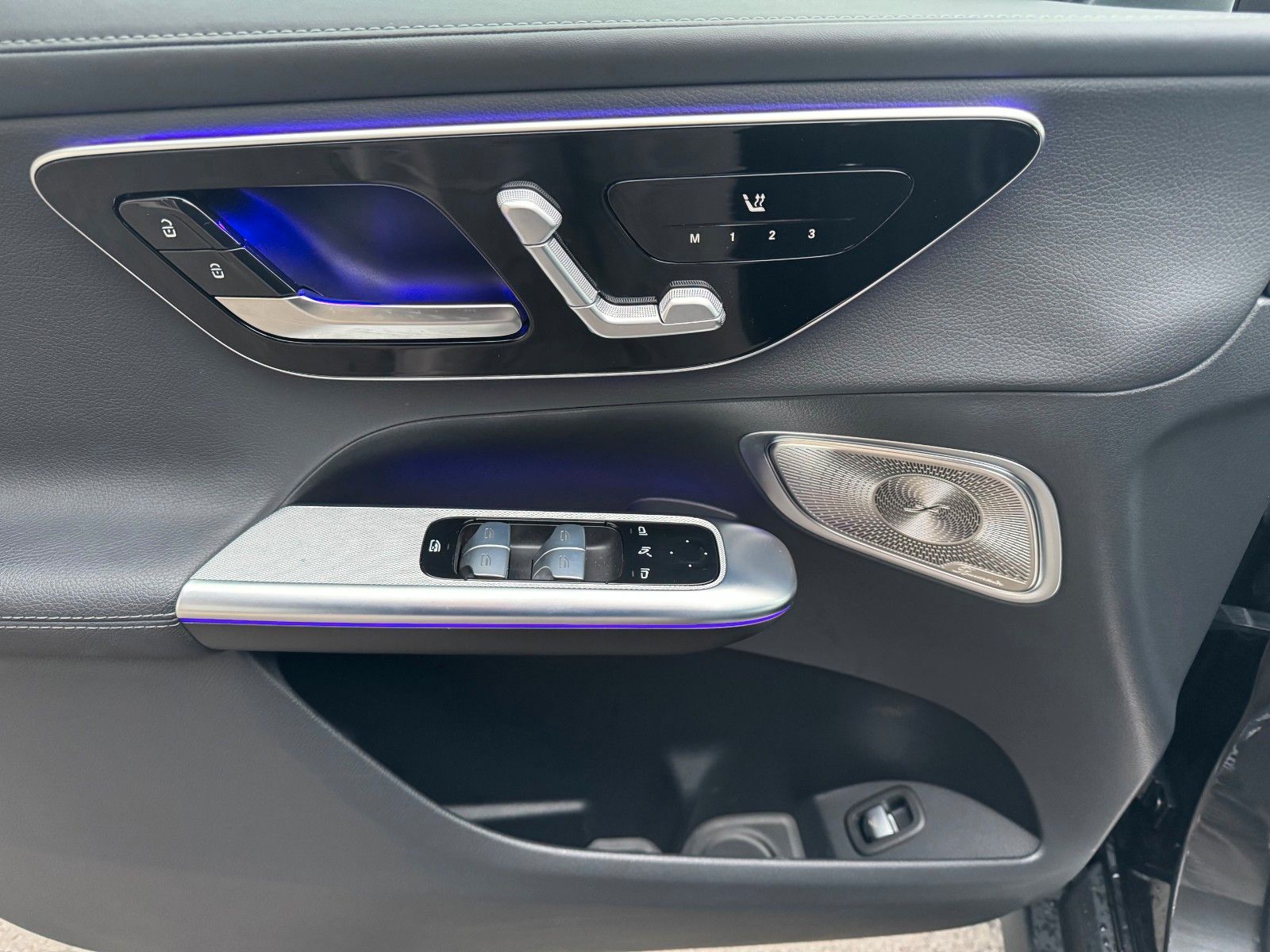 Fahrzeugabbildung Mercedes-Benz GLC 220d 4M AMG+AHK+Burm+STH+360+Night