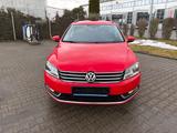Volkswagen Passat 2,0 TDI*Automatik*Navi*AHK*Scheckheft!! - Volkswagen Passat aus 2011: TDI