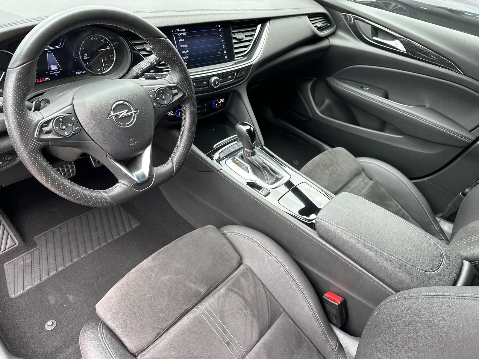 Opel Insignia ST 2.0 D Ultimate AT NAV+LED+ACC+KAMERA
