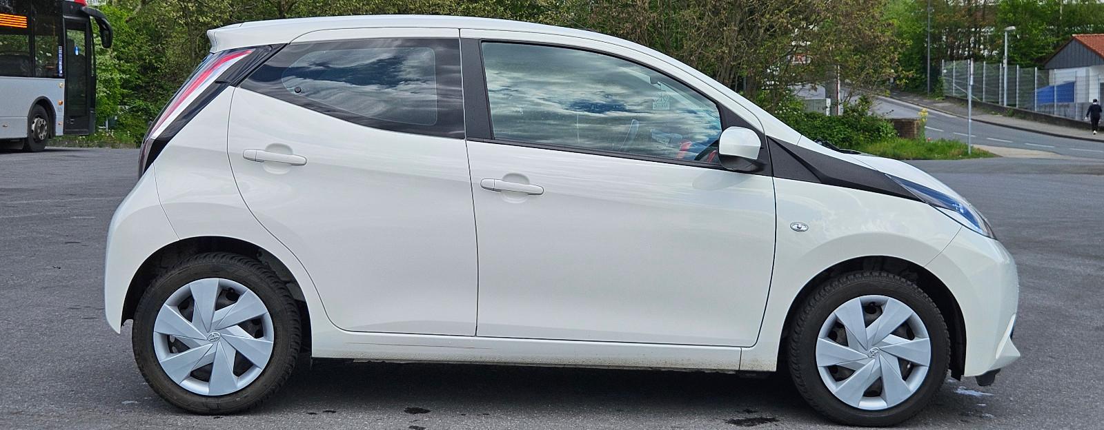 Toyota Aygo Edition Automatik Touch Navi Schaltwippen