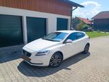 Volvo V40 T3 Momentum Lieberhaberstück - Volvo V40 von privat