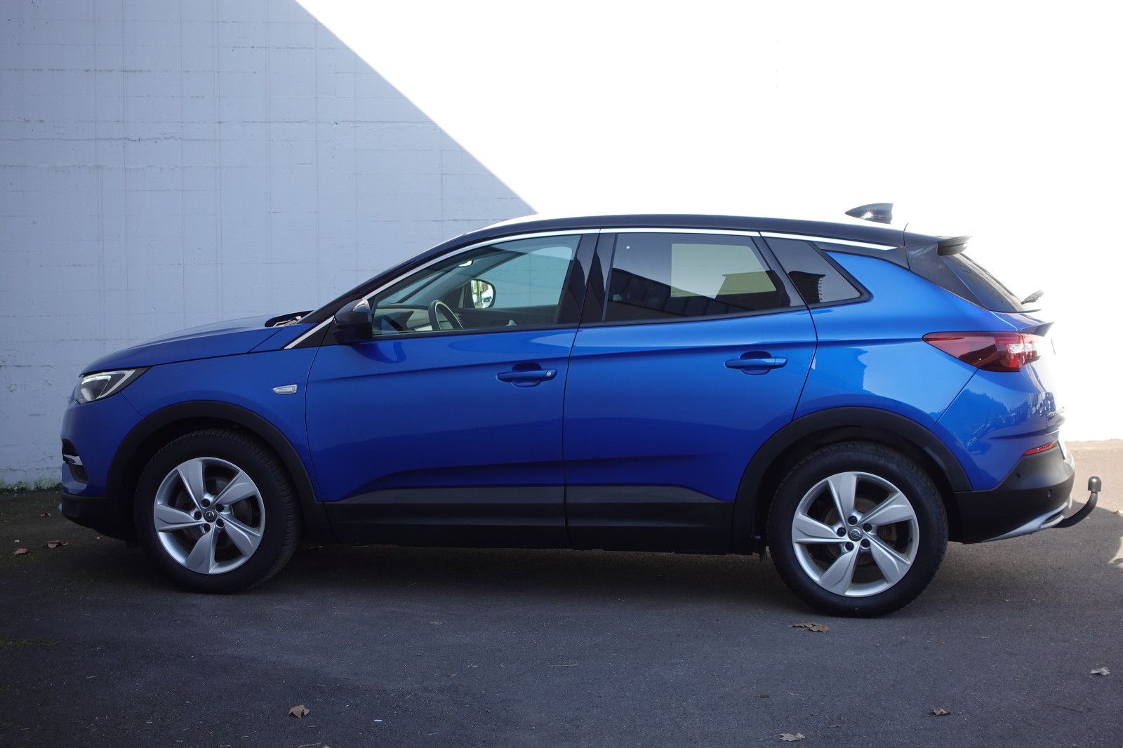 Fahrzeugabbildung Opel Grandland X 1.2Turbo AHK,Sitzh.,Navi,PDC,Kamera