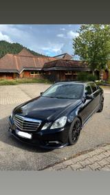 Mercedes-Benz E 500 5,5  - Mercedes-Benz E 500: 5 Türen