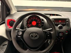 TOYOTA AYGO KLIMAAUTOM ISOFIX 8-FACH FENSTER EL. RADIO