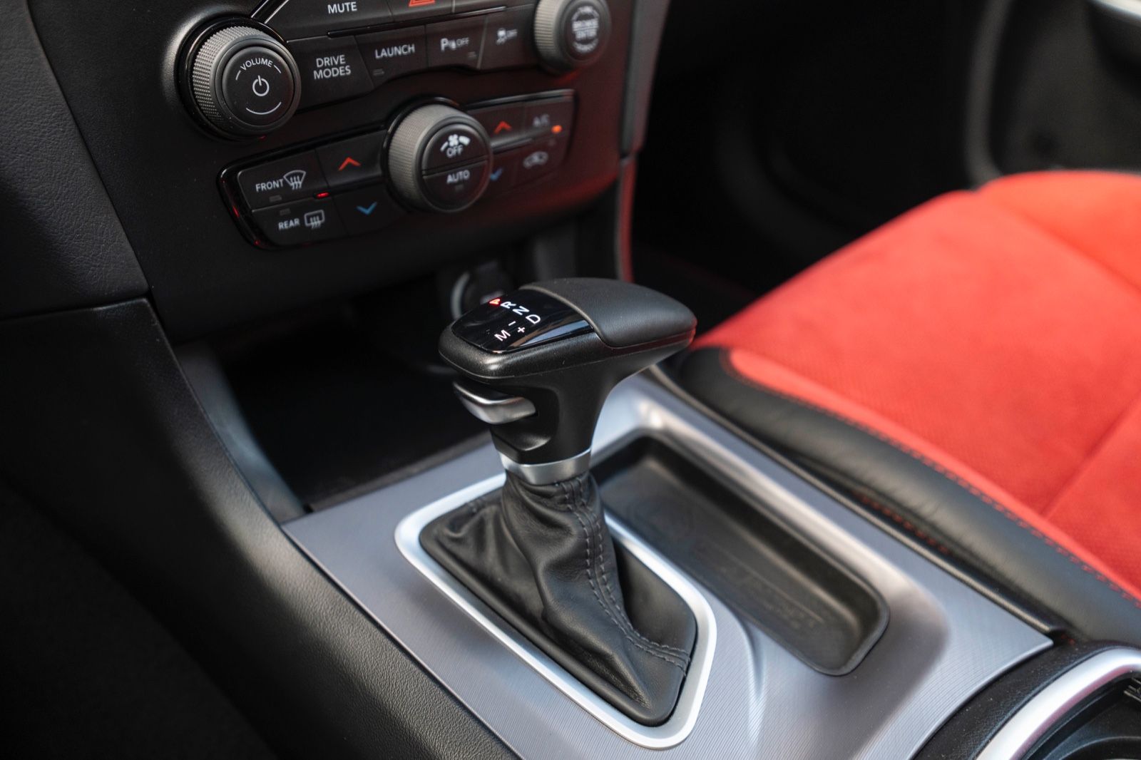 Fahrzeugabbildung Dodge Charger 6,4L SRT SCAT-PACK ALPINE KAM LED TOTW