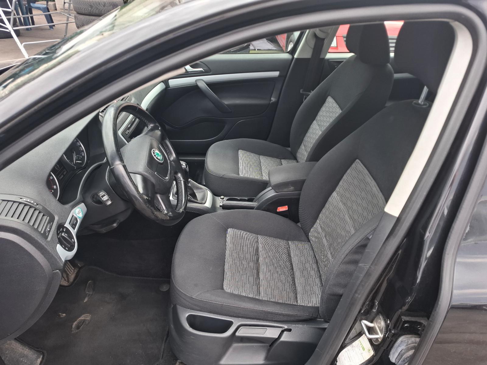 Skoda Octavia 2011 — photo 16