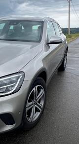 Mercedes-Benz GLC 220 d 4MATIC Autom. - Leder - sehr gepflegt - Mercedes-Benz GLC 220 in Duisburg
