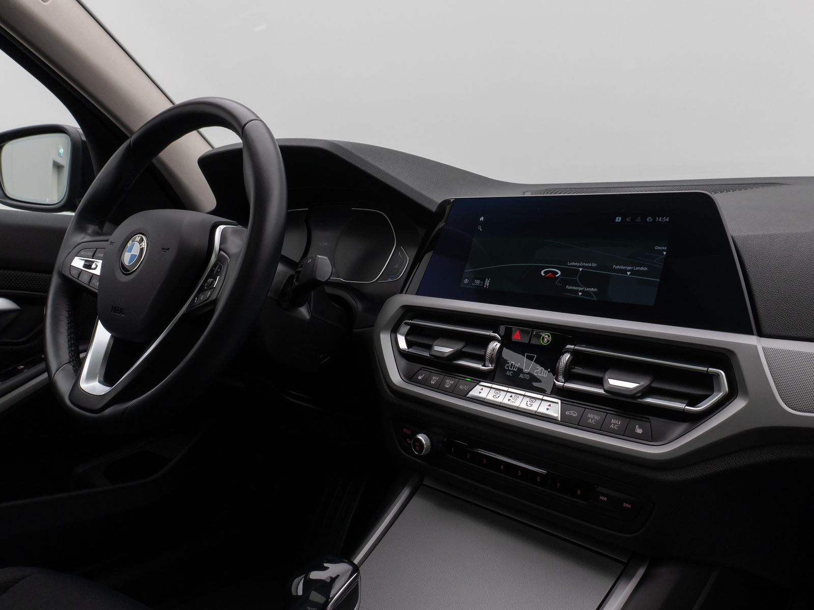 Fahrzeugabbildung BMW 320d xD  Glasdach Kamera DAB Geschwindigkeitsreg