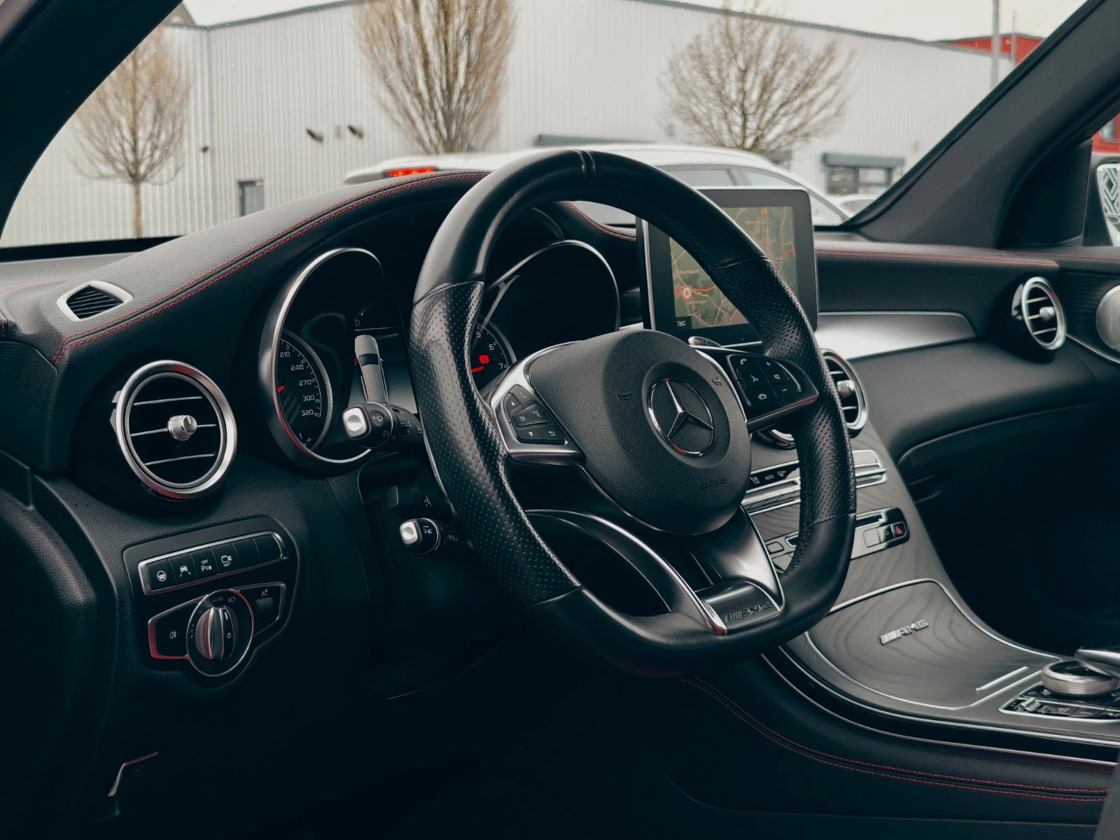 Fahrzeugabbildung Mercedes-Benz GLC 63 AMG 4Matic+, Burmester, Schalensitze, 360