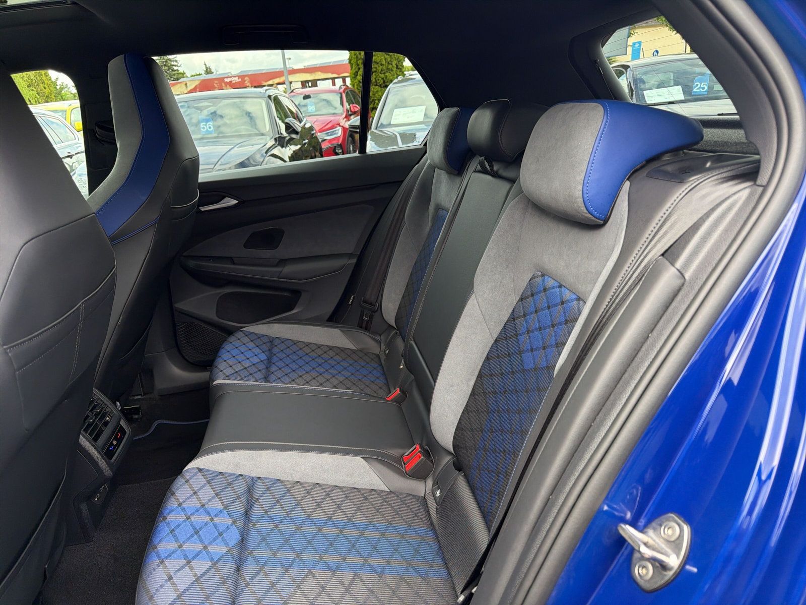 Golf R 4M DSG Navi PANO Harman Kardon Matrix