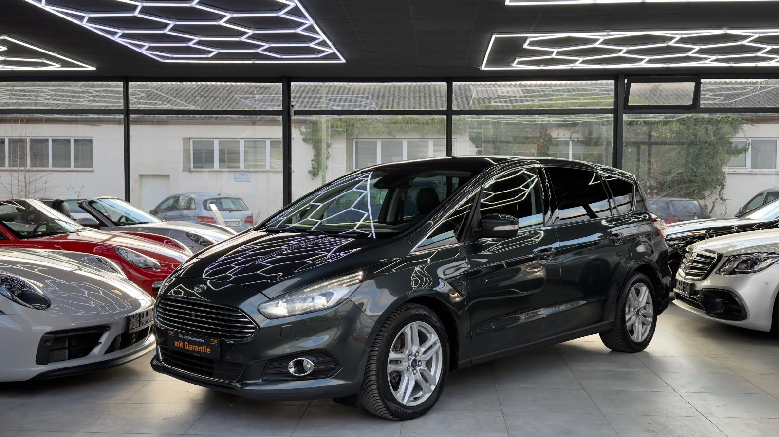 Ford S-MAX TITANIUM XENON LEDER PANORAMA NAVI 7SITZER
