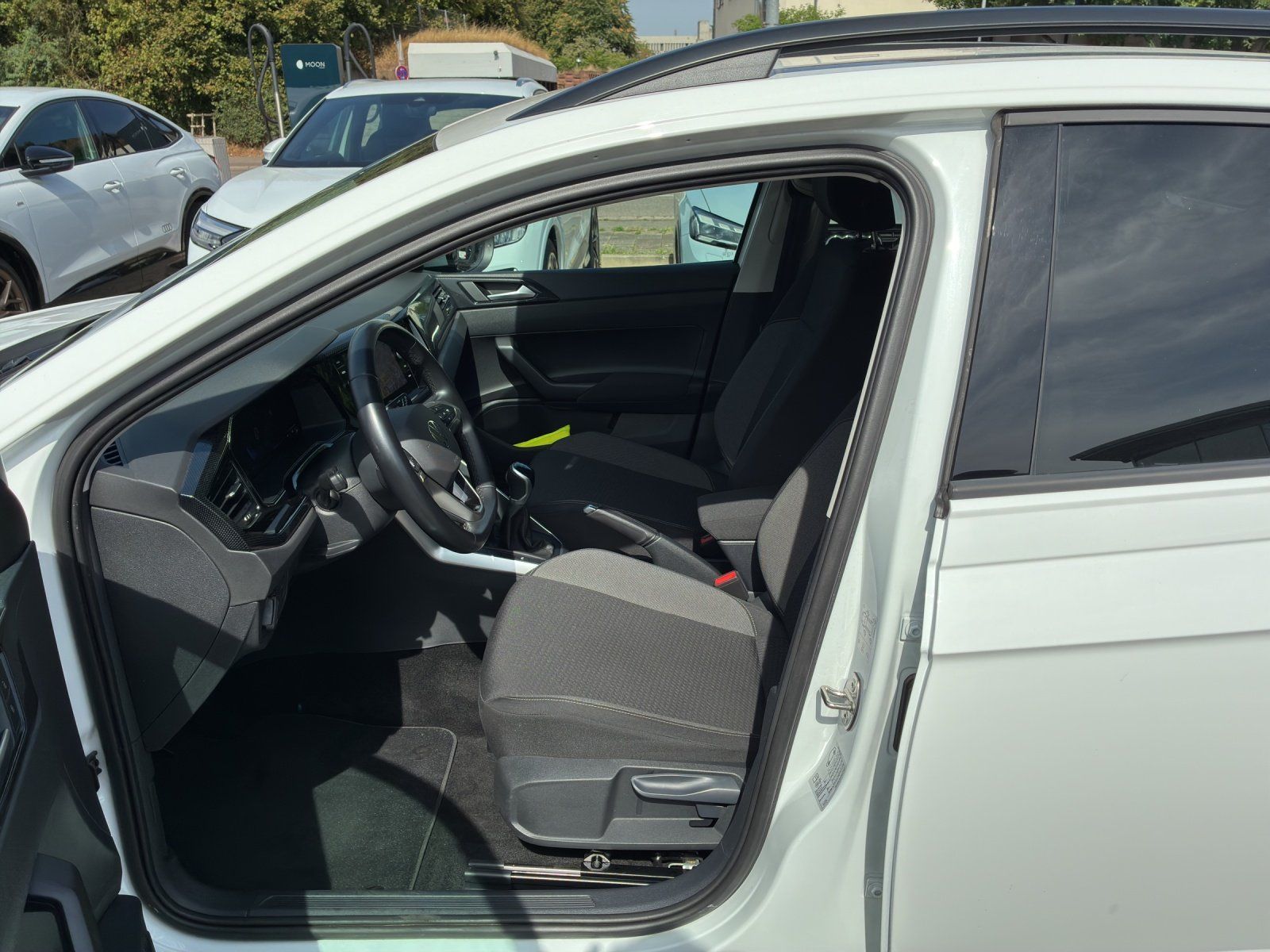 Fahrzeugabbildung Volkswagen Taigo 1.0 TSI Life Kamera,LED,Navi,PDC,SHZ,LM