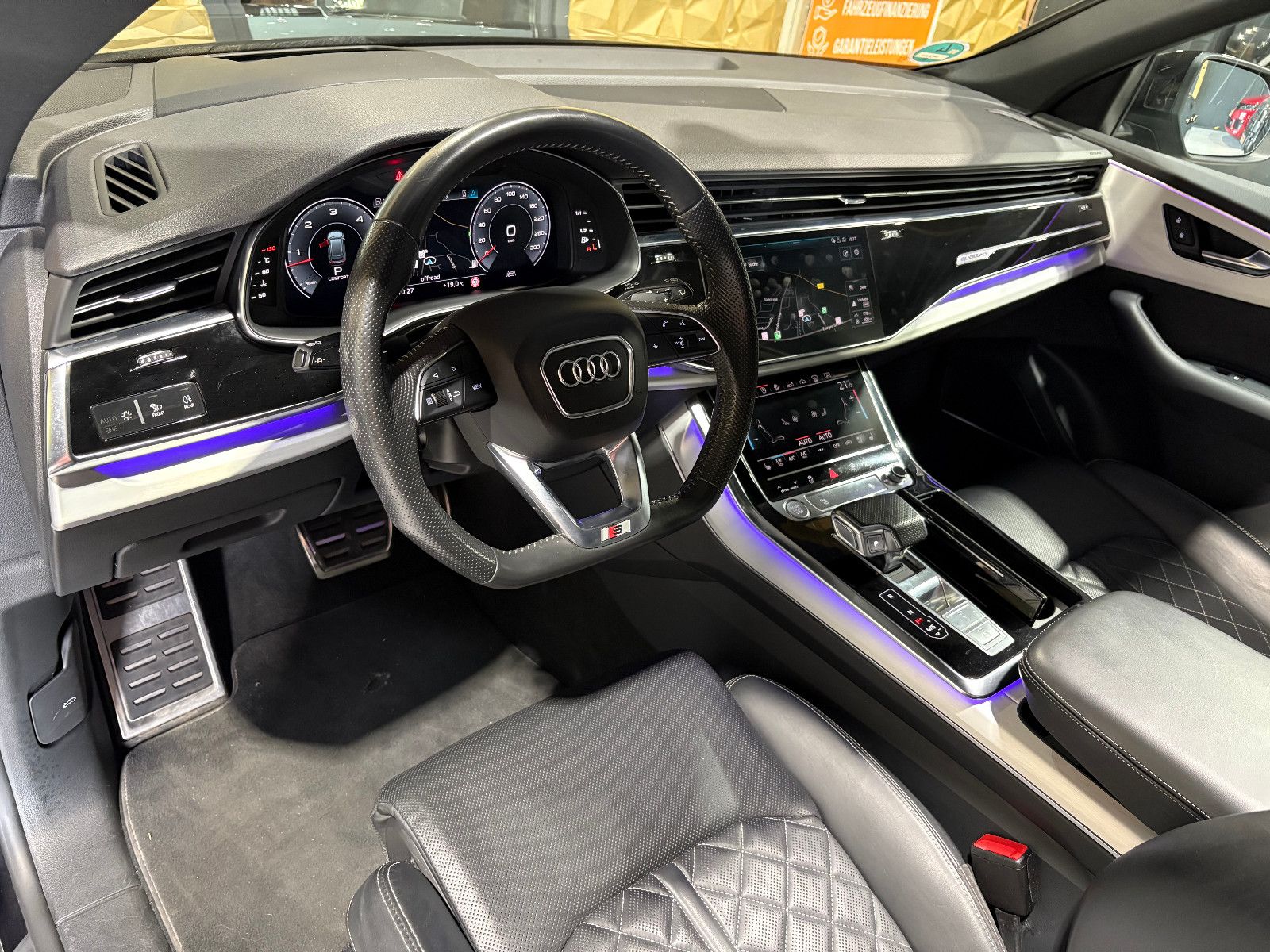Fahrzeugabbildung Audi Q8 50 TDI quattro/PANO/NACHTSICHT/MEMORY/APPLE/