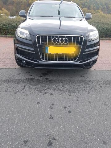 Audi Q7 3.0 tdi quatro S-Line