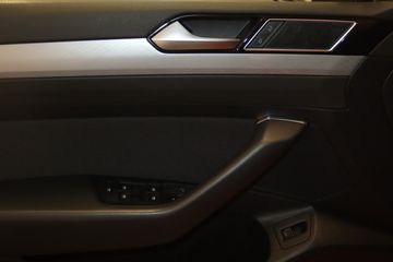 Volkswagen Passat - 10