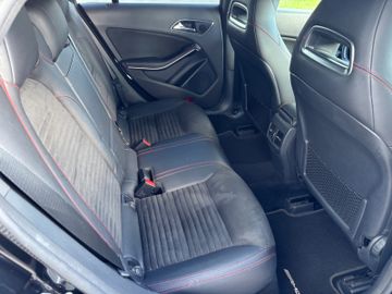 Mercedes CLA 200 Shooting Brake - 12
