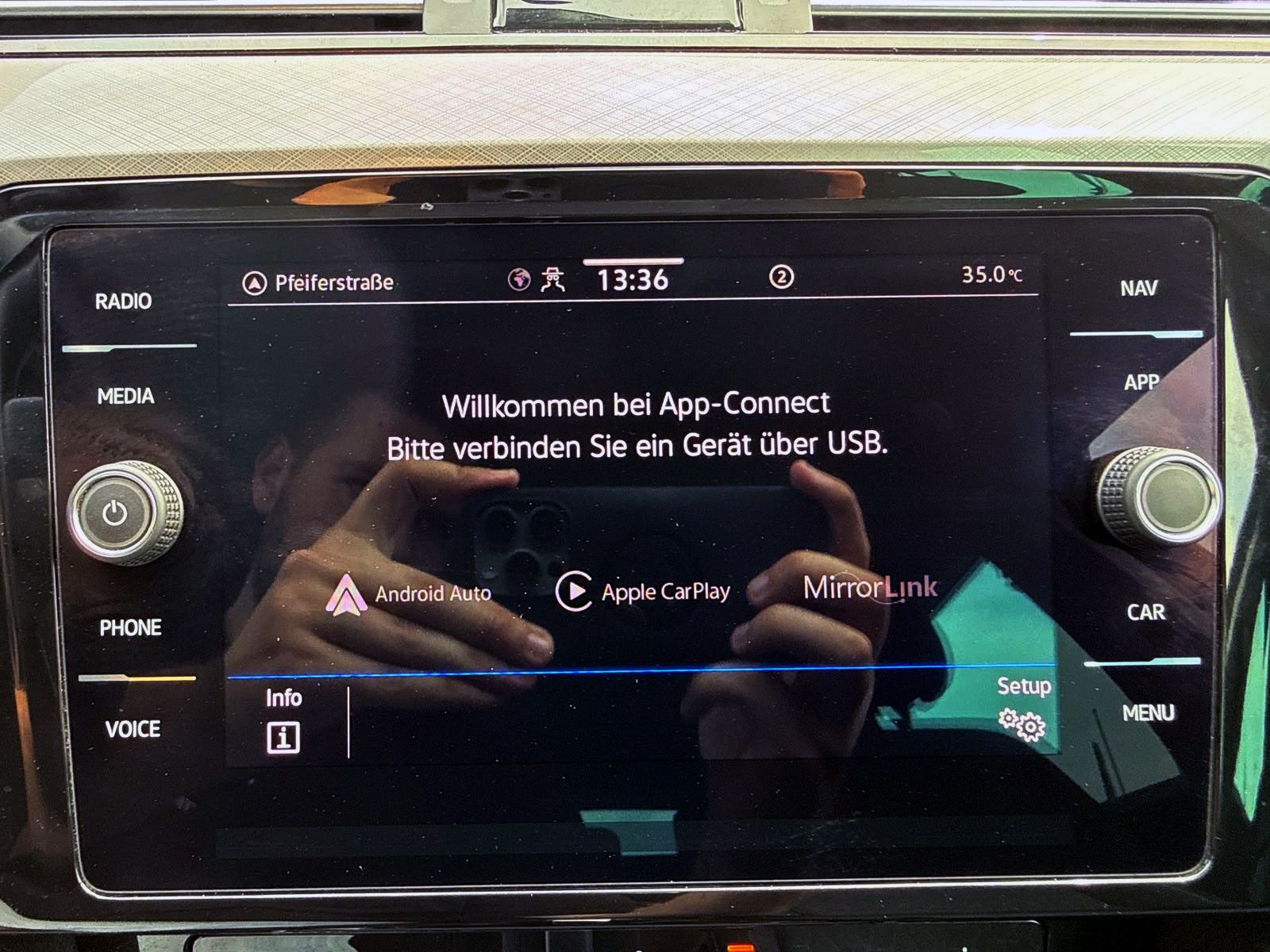 Fahrzeugabbildung Volkswagen Passat Variant 2.0TSI DSG Business ACC 360° H&K
