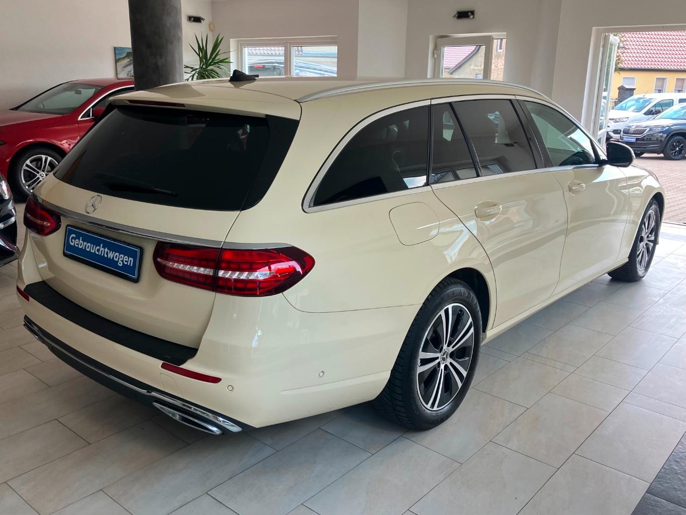 Mercedes-Benz E 220 d T 9G TAXI MBUX Navi Plus Kamera