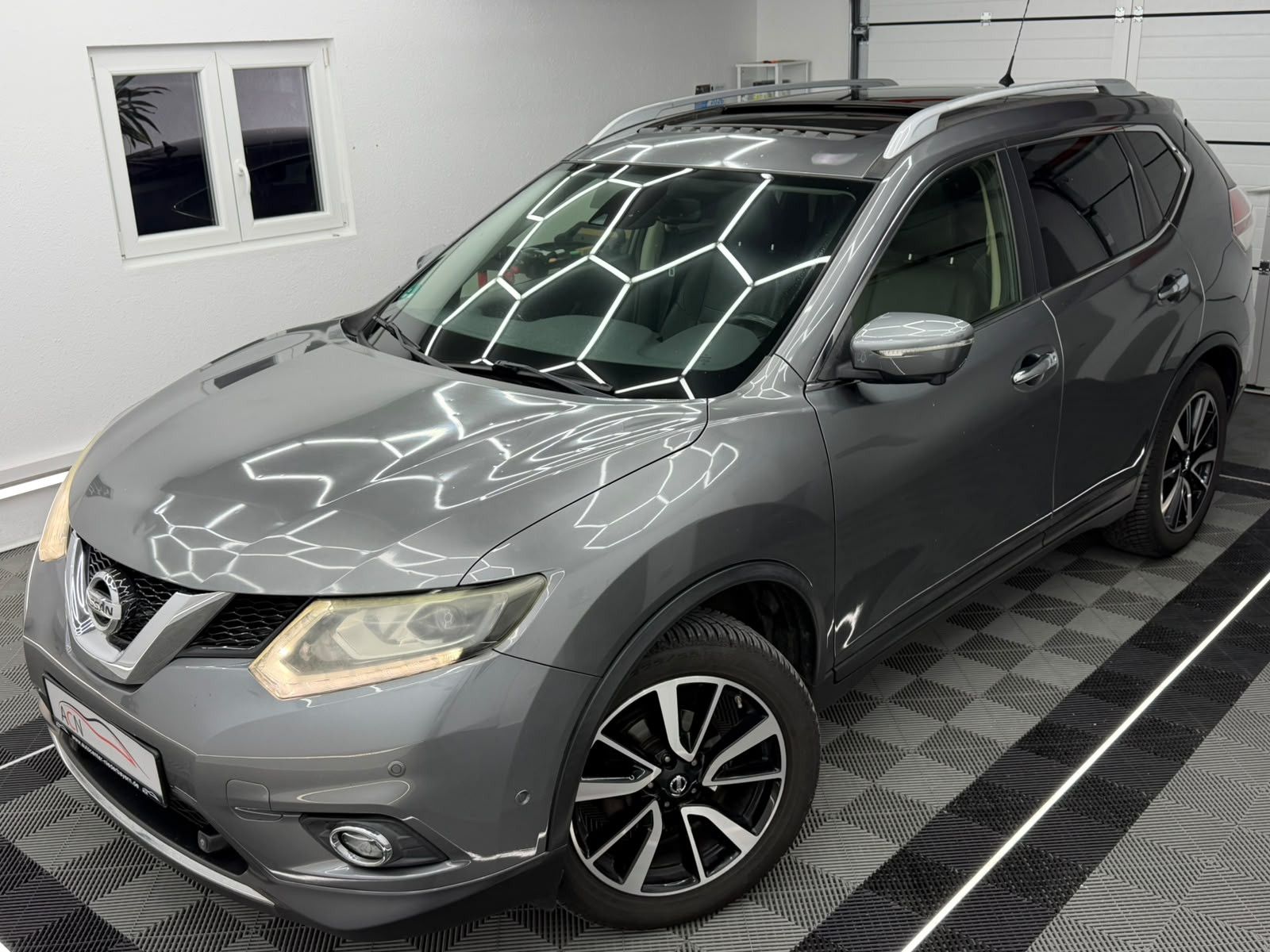 Fahrzeugabbildung Nissan X-Trail dCi Aut./AHK/PANO/LEDER/360*/SCHECKHEFT
