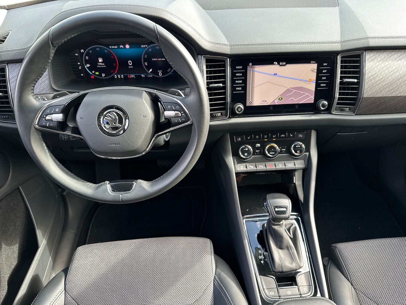 Fahrzeugabbildung SKODA Kodiaq 2.0 TDI DSG Style NAV+LED+19ZO+KAMERA+AHK