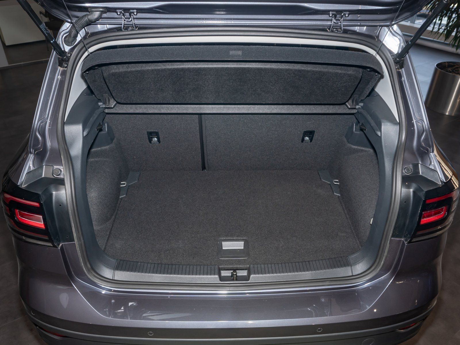 Fahrzeugabbildung Volkswagen T-Cross Life TSI *Cam*Navi*Sitzhzg*Einparkh*ACC*