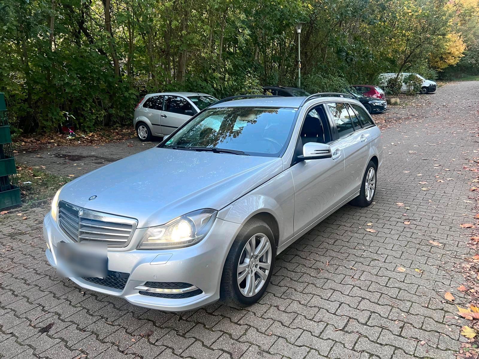 Mercedes-Benz C 220
