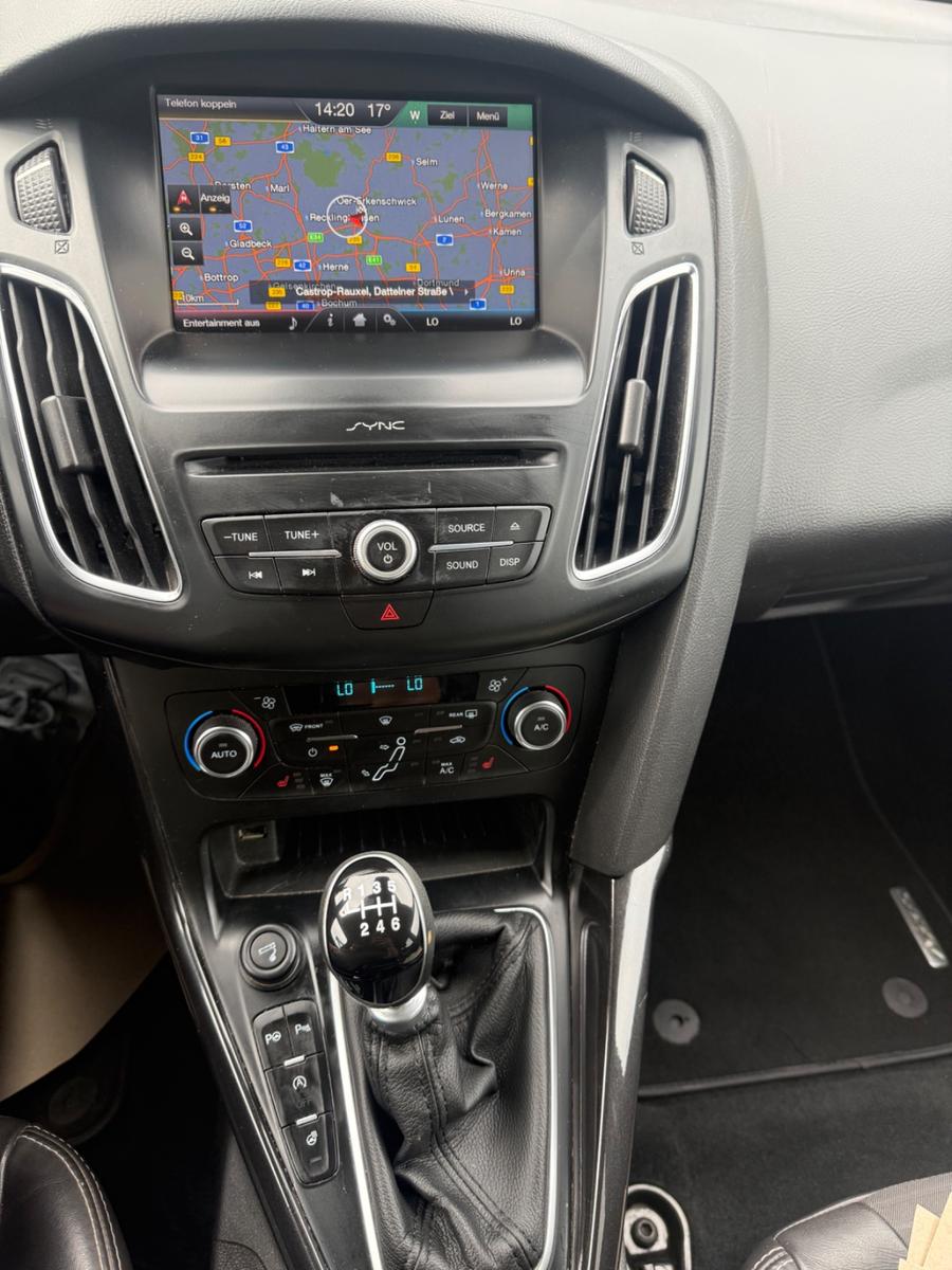 Ford Focus 2015 — photo 13