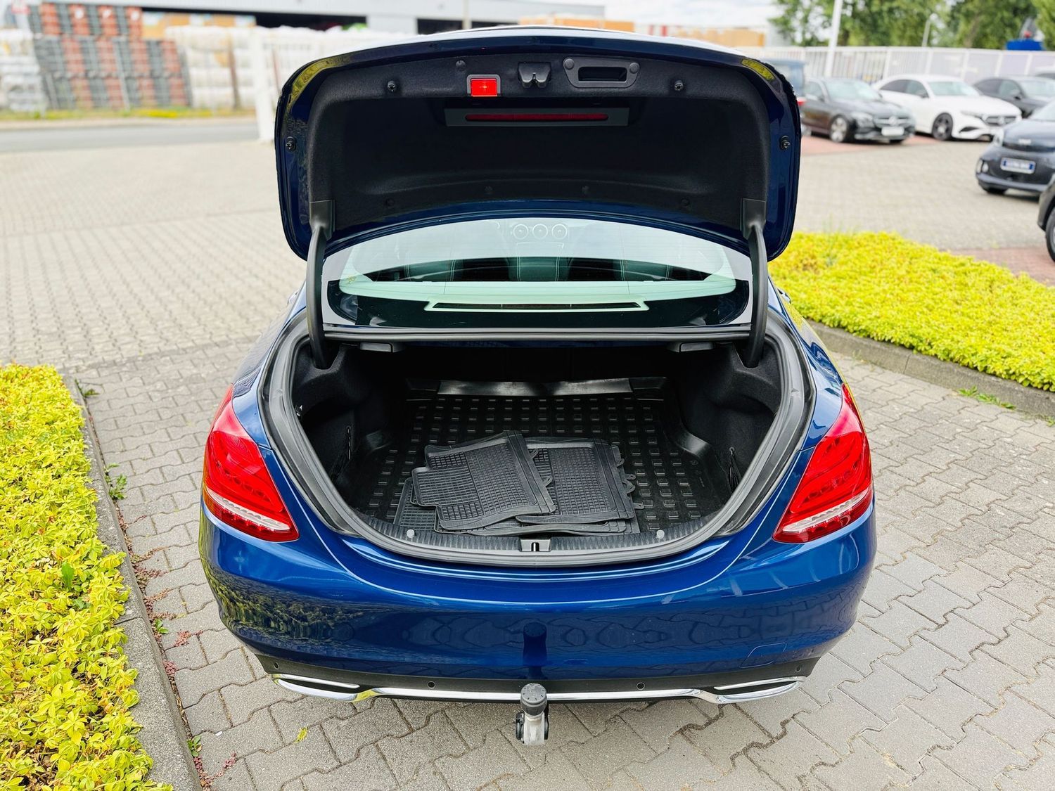 Fahrzeugabbildung Mercedes-Benz C 200 AVANTGARDE, Automatik, LED, Navi, PTS, SH