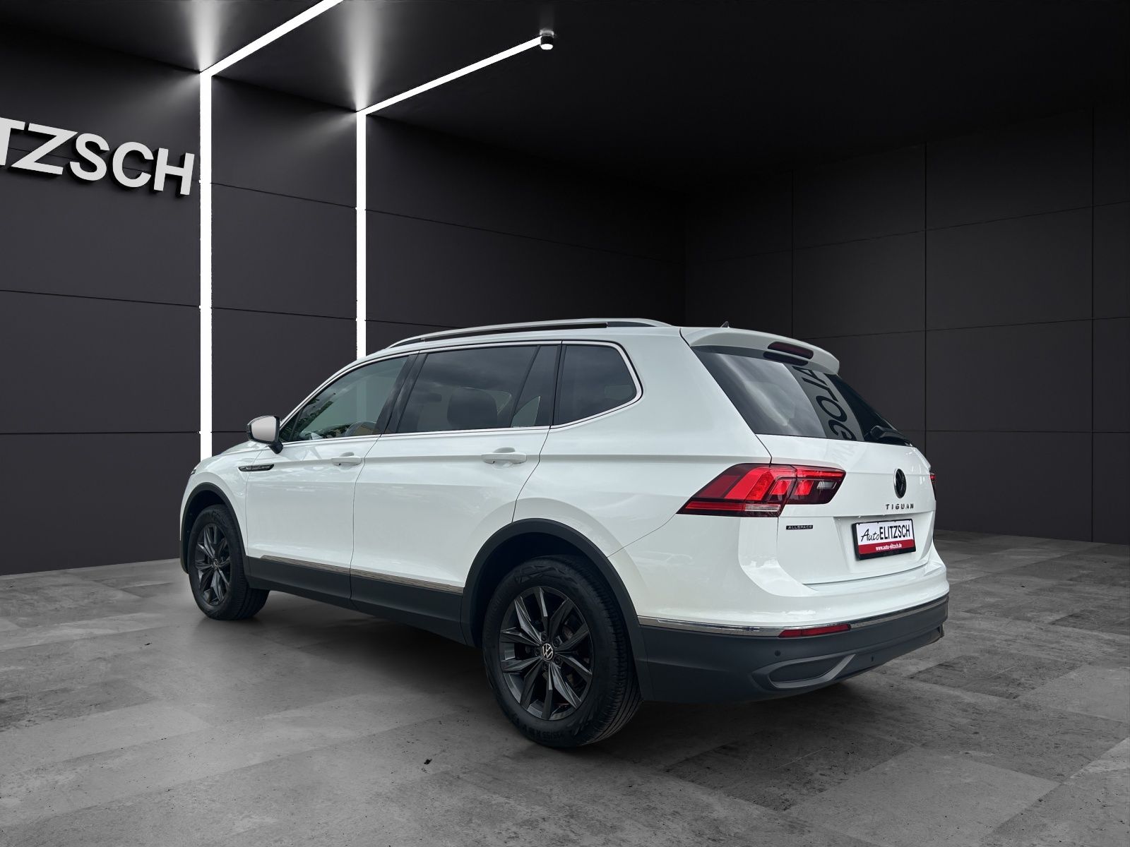 Fahrzeugabbildung Volkswagen Tiguan Allspace TDI Life DSG LED AHK CarPlay AID