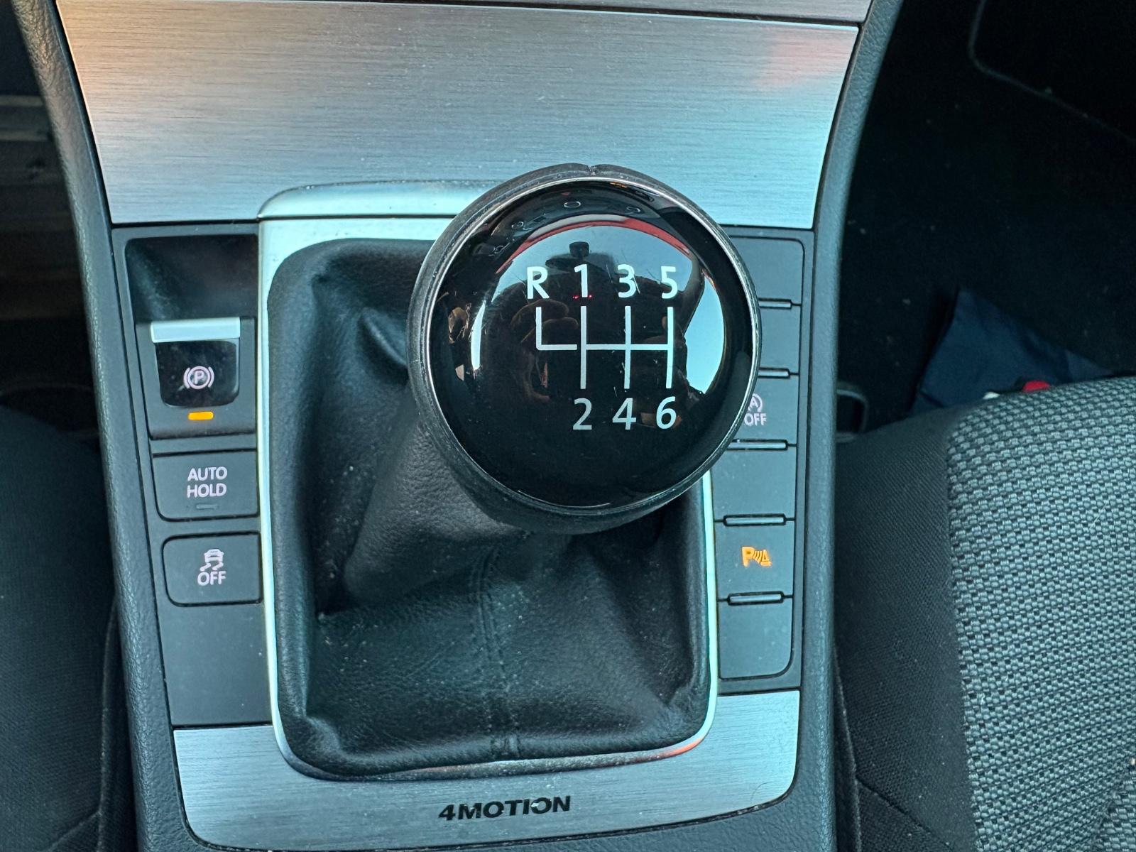 Volkswagen Passat 2014 — photo 12