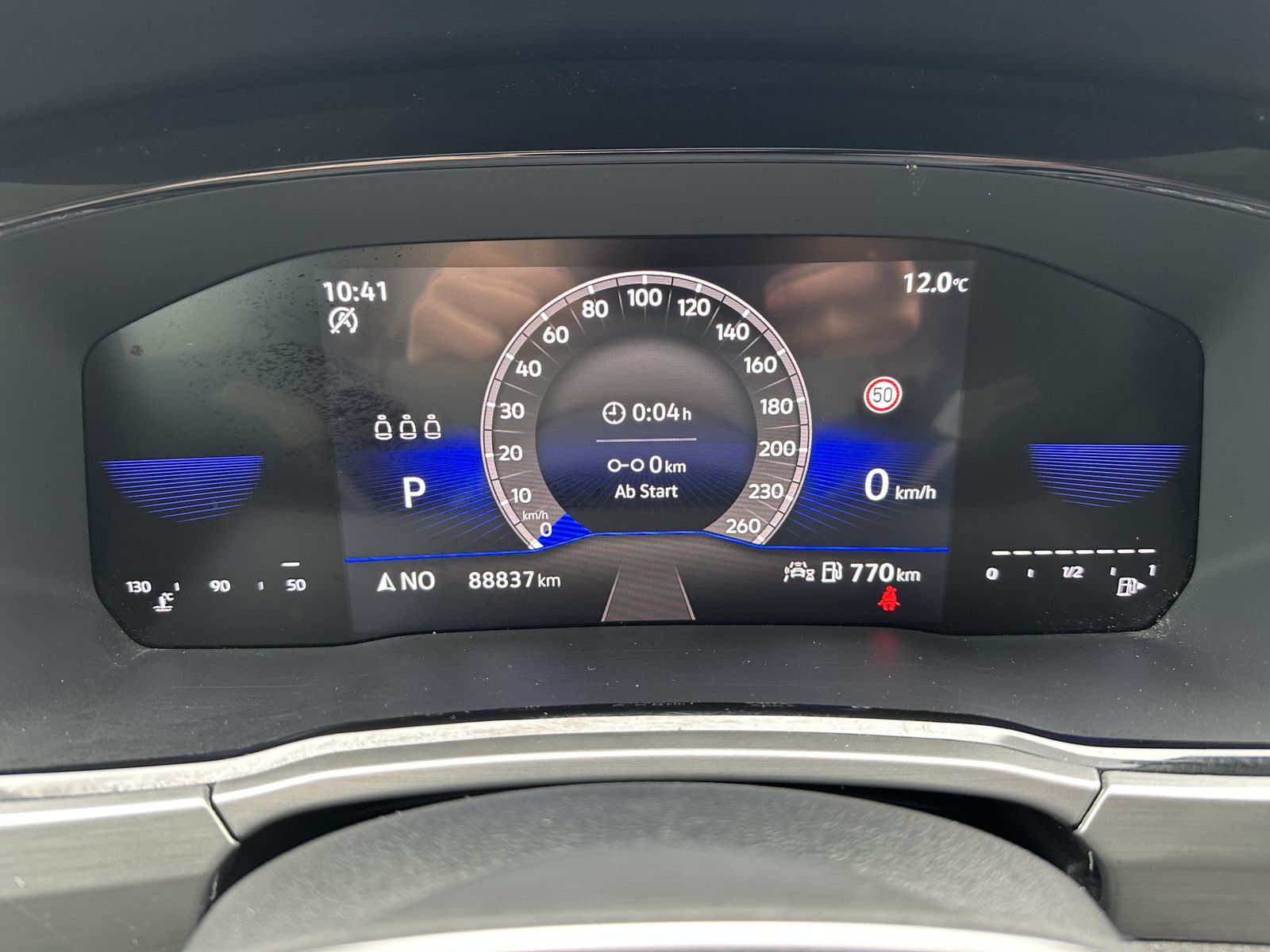 Fahrzeugabbildung Volkswagen Touran 2.0 TDI DSG CL NAV+ACC+DIGDISPLAY+KAM+1HD