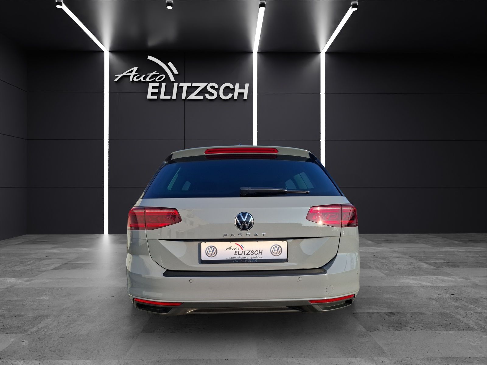 Fahrzeugabbildung Volkswagen Passat Variant TSI Business DSG Matrix Standhzg.