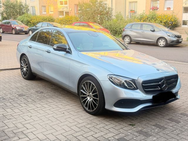 MERCEDES-BENZ E 220 d AVANTGARDE Autom. HUD PANO